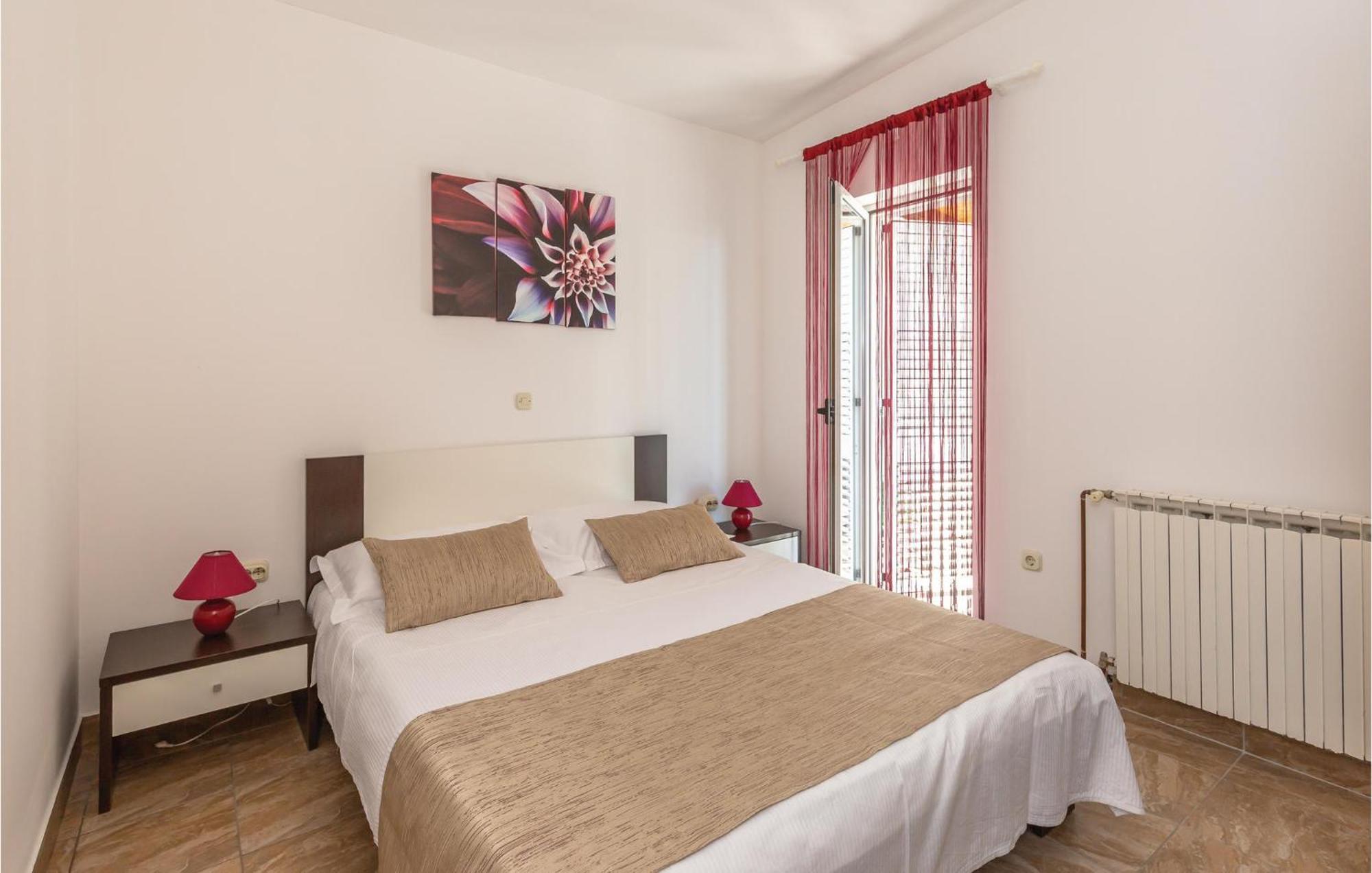 2 Bedroom Cozy Apartment In Makarska Dış mekan fotoğraf