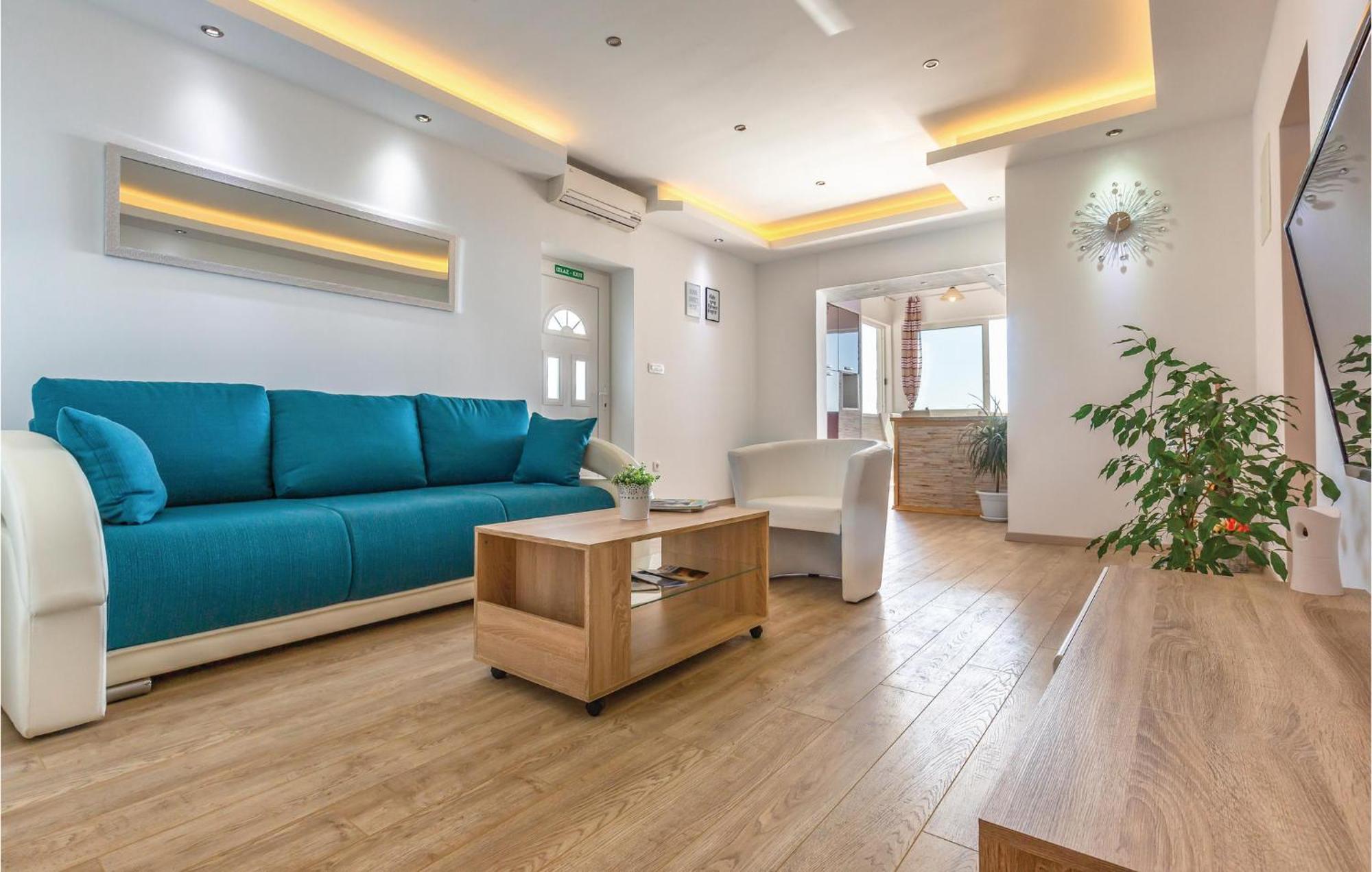 2 Bedroom Cozy Apartment In Makarska Dış mekan fotoğraf