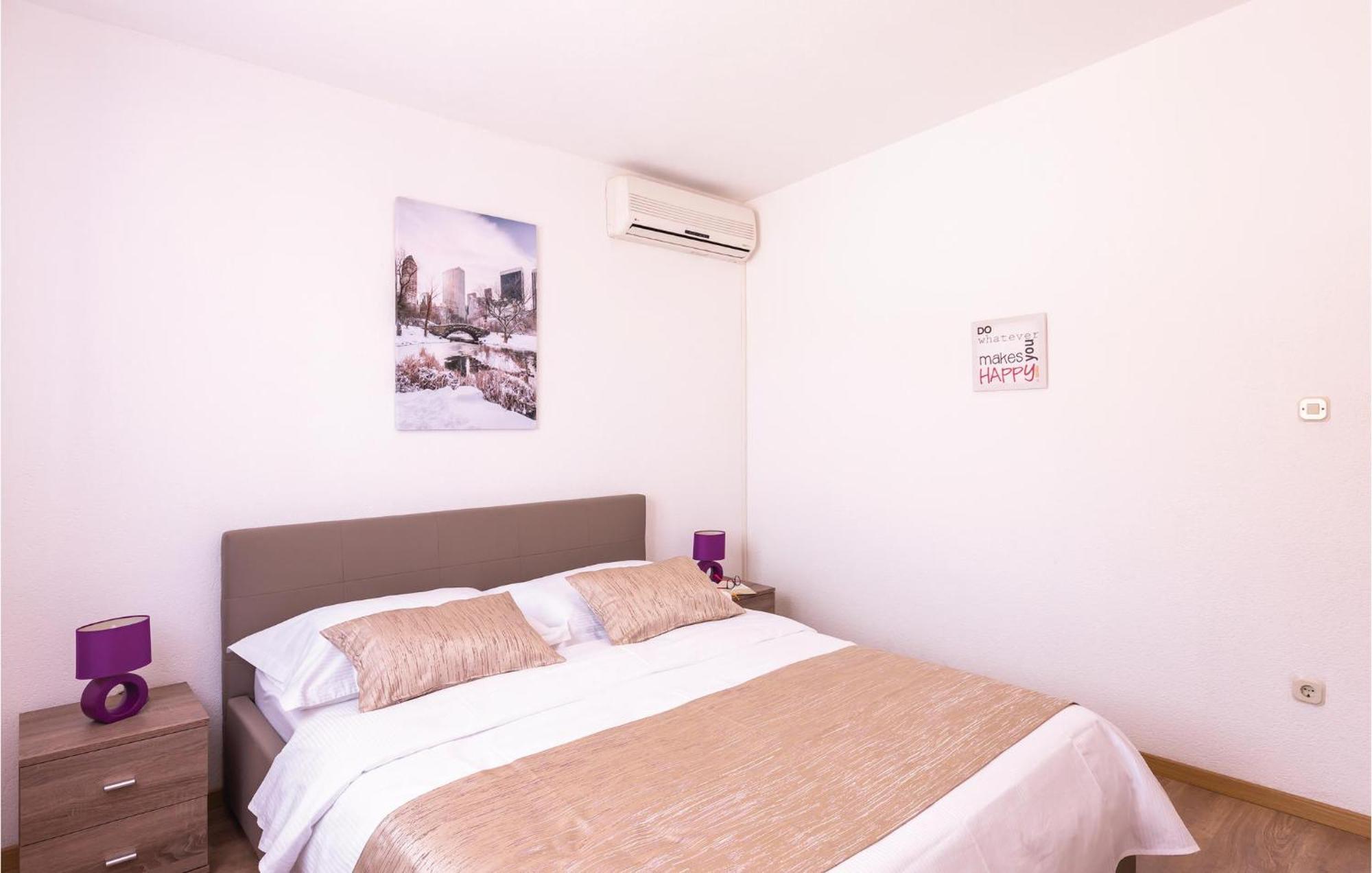 2 Bedroom Cozy Apartment In Makarska Dış mekan fotoğraf