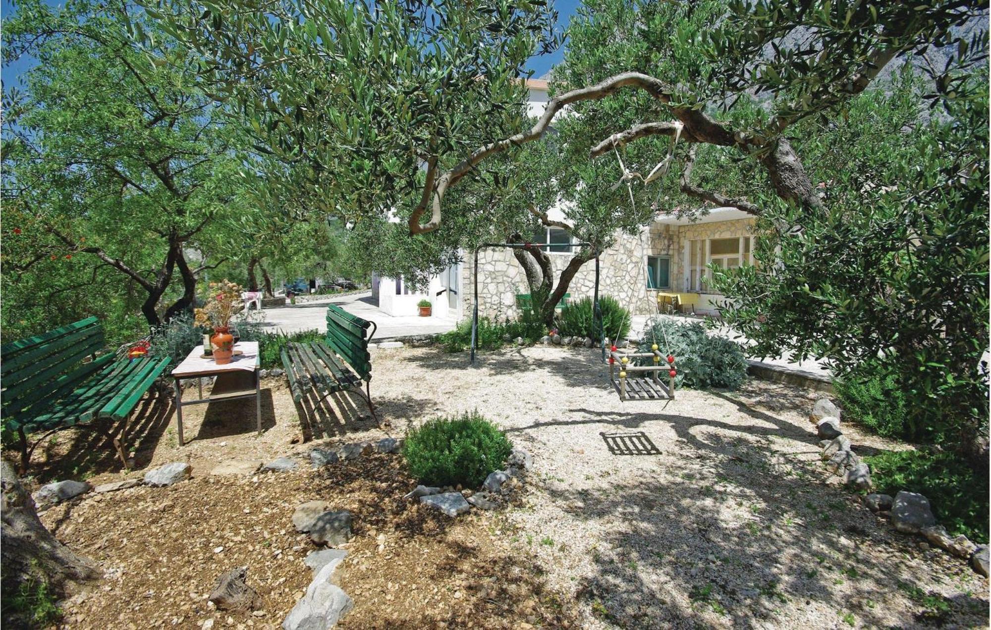 2 Bedroom Cozy Apartment In Makarska Dış mekan fotoğraf