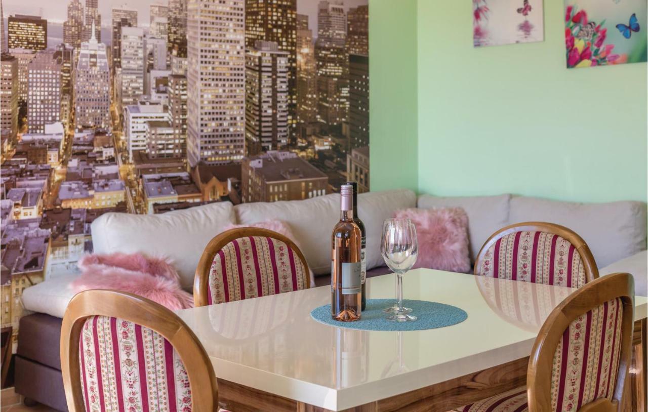 2 Bedroom Cozy Apartment In Makarska Dış mekan fotoğraf
