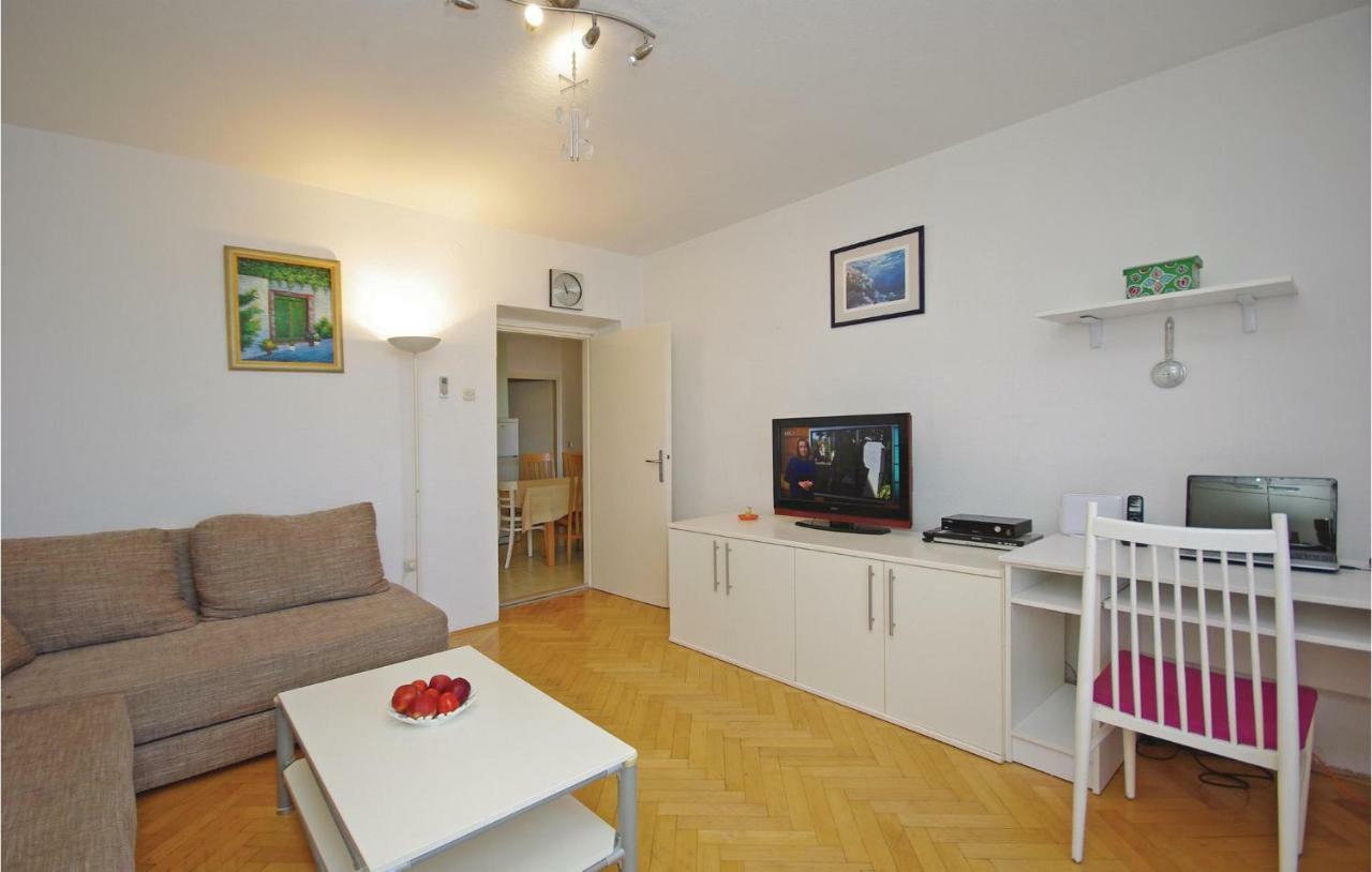 2 Bedroom Cozy Apartment In Makarska Dış mekan fotoğraf
