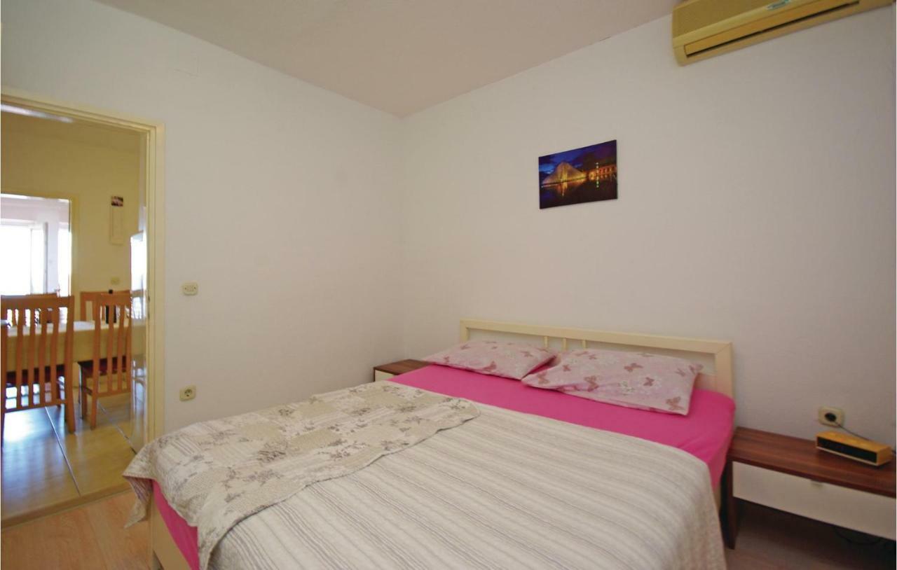 2 Bedroom Cozy Apartment In Makarska Dış mekan fotoğraf